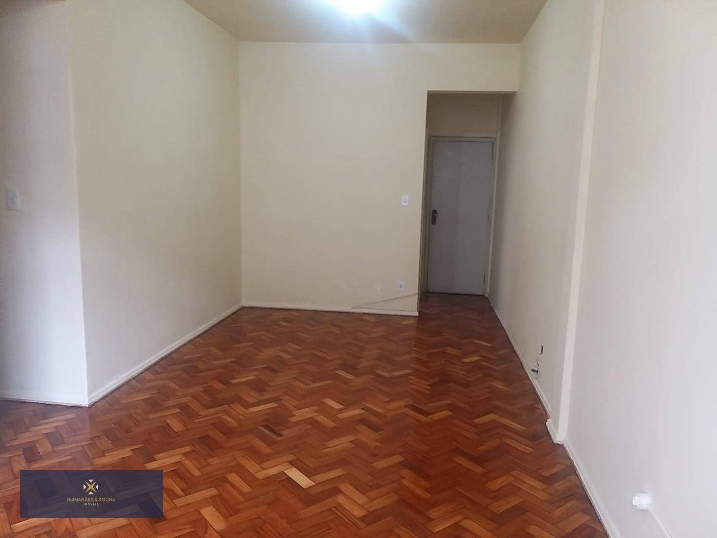 Apartamento para alugar com 3 quartos, 120m² - Foto 1