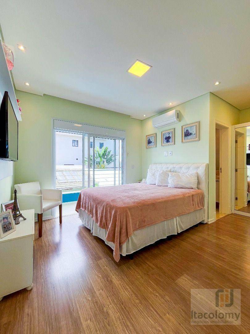 Casa de Condomínio à venda com 5 quartos, 356m² - Foto 30