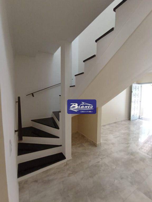 Sobrado à venda com 2 quartos, 109m² - Foto 2