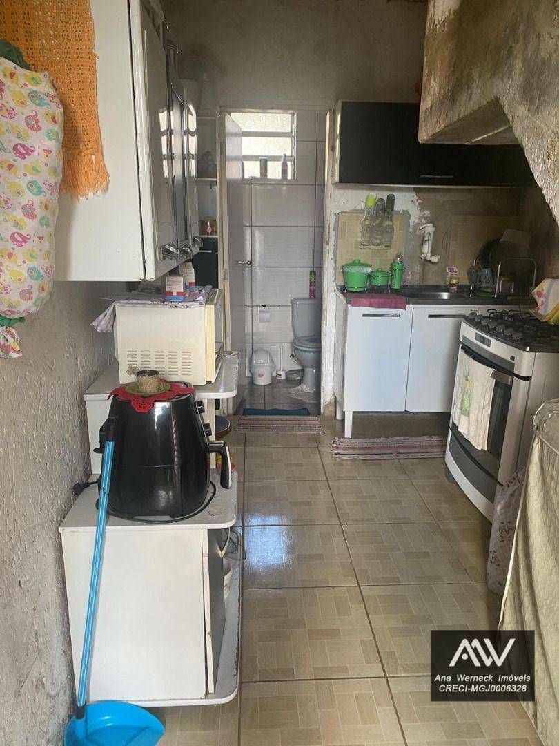 Casa à venda com 4 quartos, 150m² - Foto 3