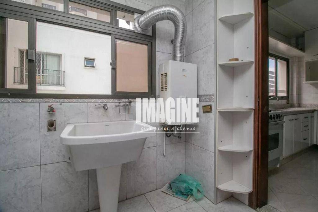 Apartamento à venda com 3 quartos, 134m² - Foto 11