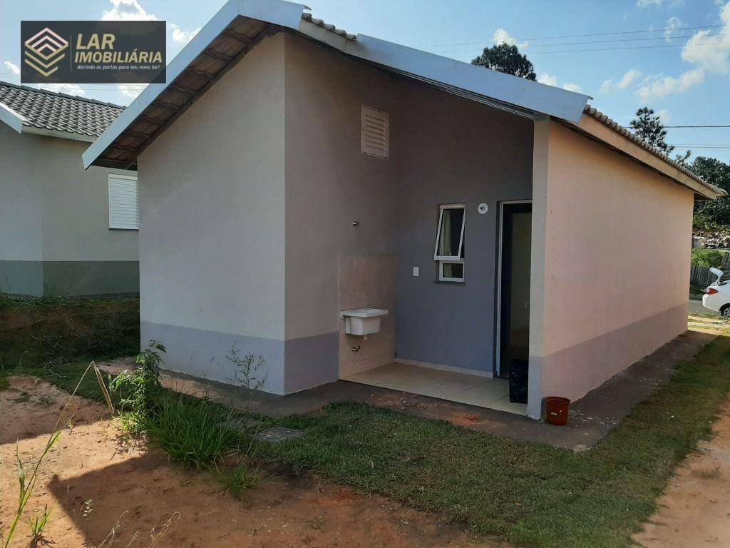 Casa para alugar com 2 quartos, 45m² - Foto 1