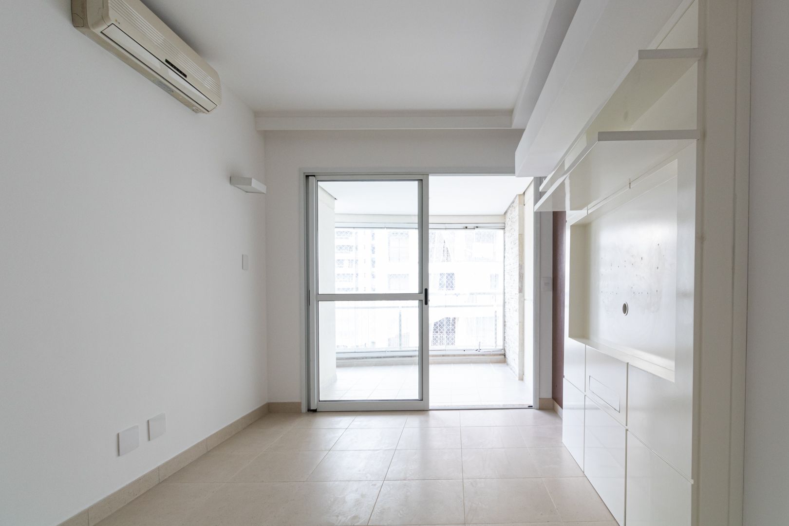 Apartamento à venda com 2 quartos, 65m² - Foto 55