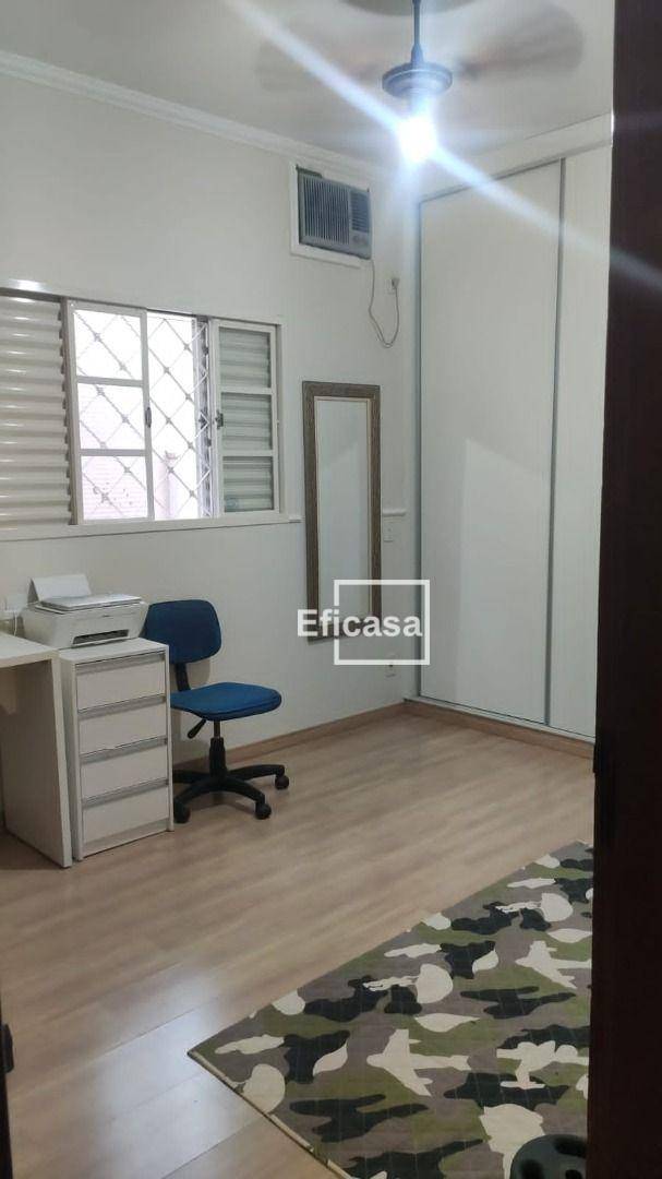 Casa à venda com 3 quartos, 230m² - Foto 10