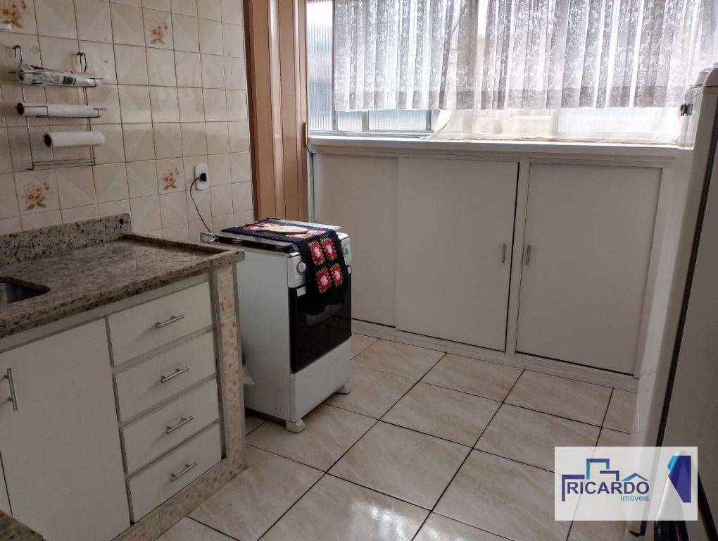 Apartamento à venda com 2 quartos, 62m² - Foto 2