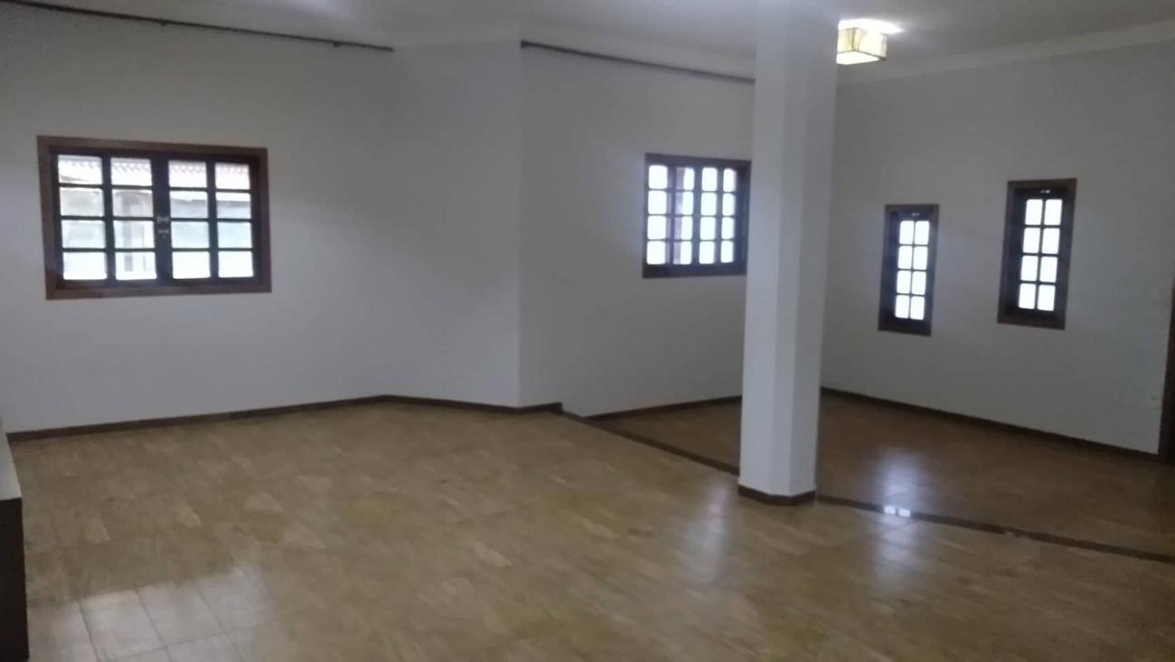 Casa à venda com 3 quartos, 270m² - Foto 8