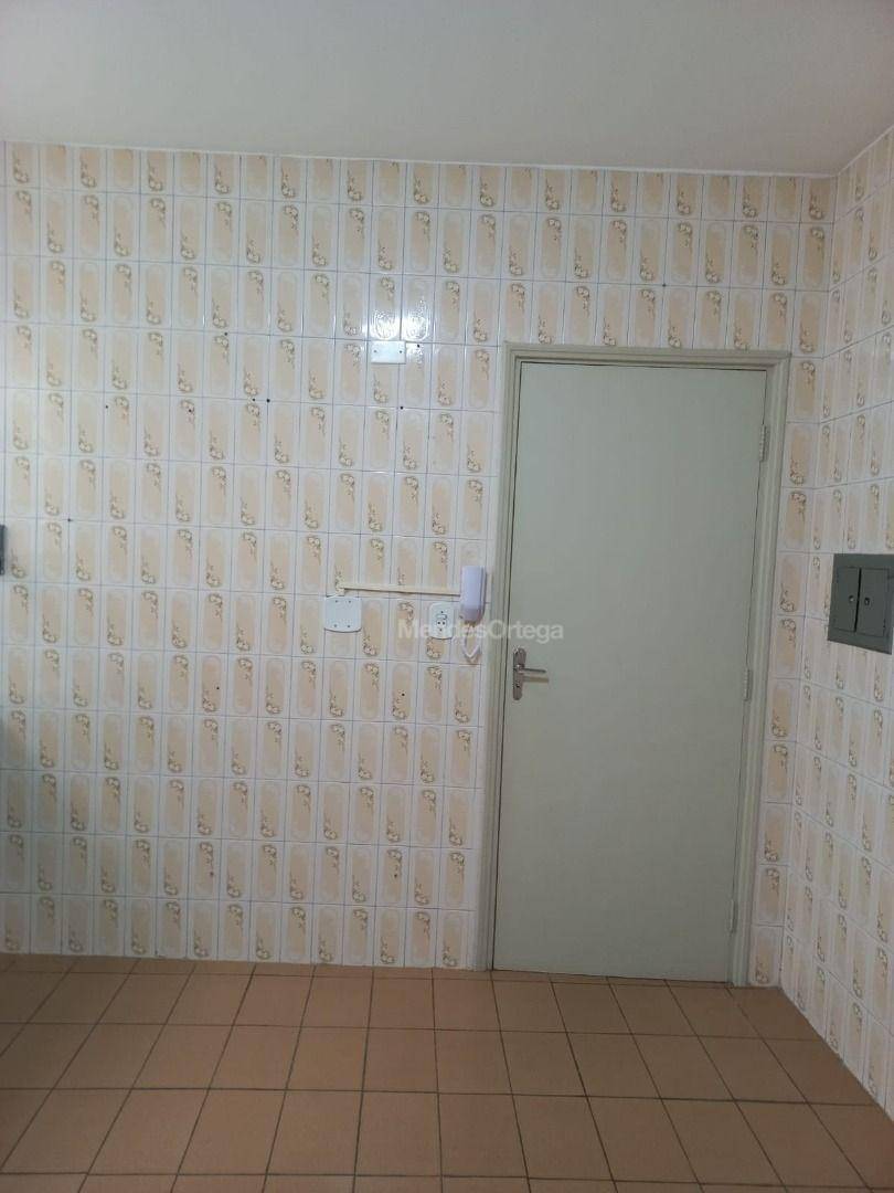 Apartamento para alugar com 2 quartos, 65m² - Foto 18