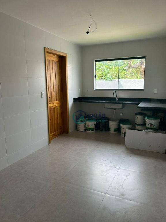 Casa à venda com 4 quartos, 150m² - Foto 17