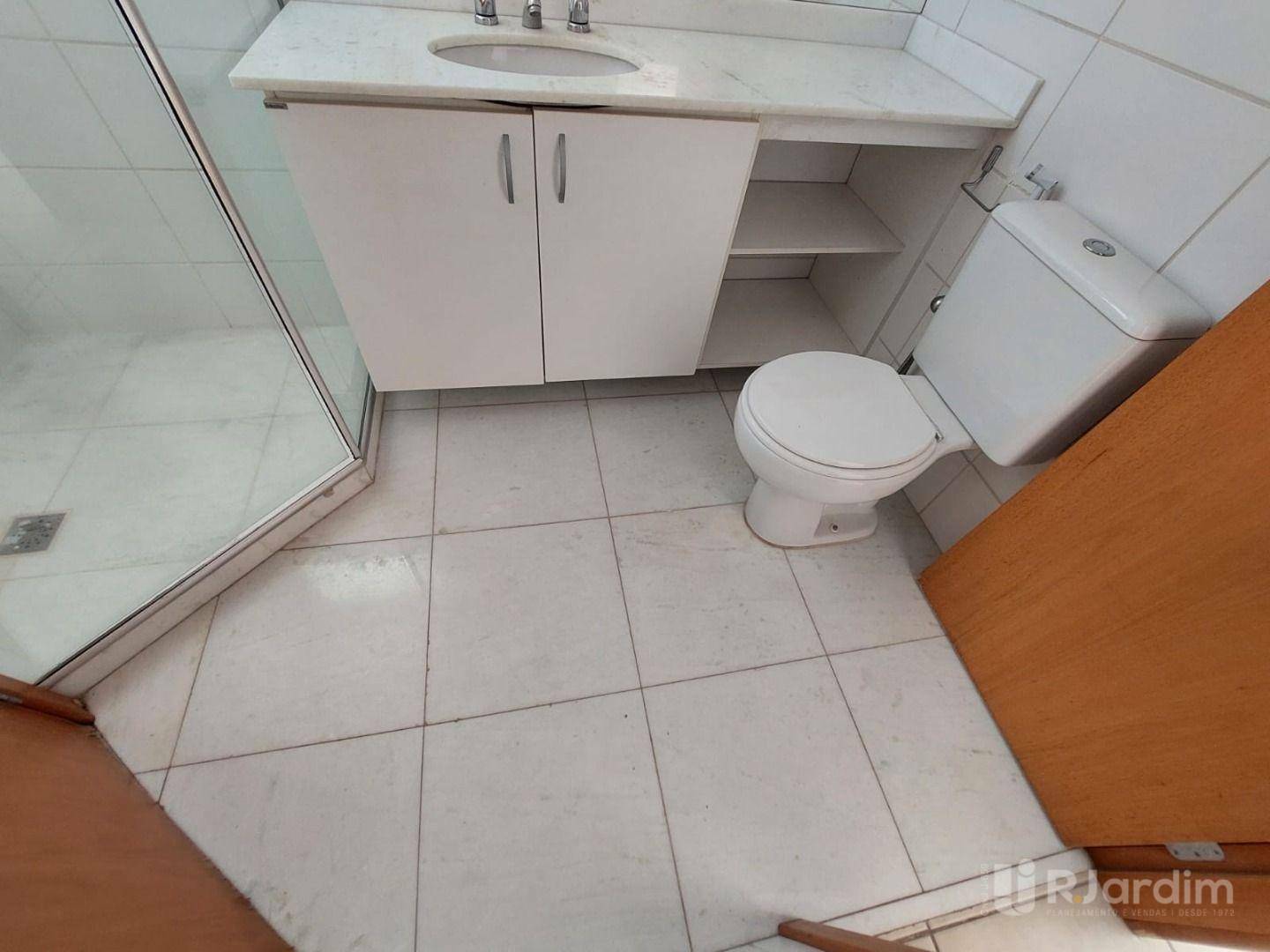 Apartamento para alugar com 3 quartos, 187m² - Foto 11