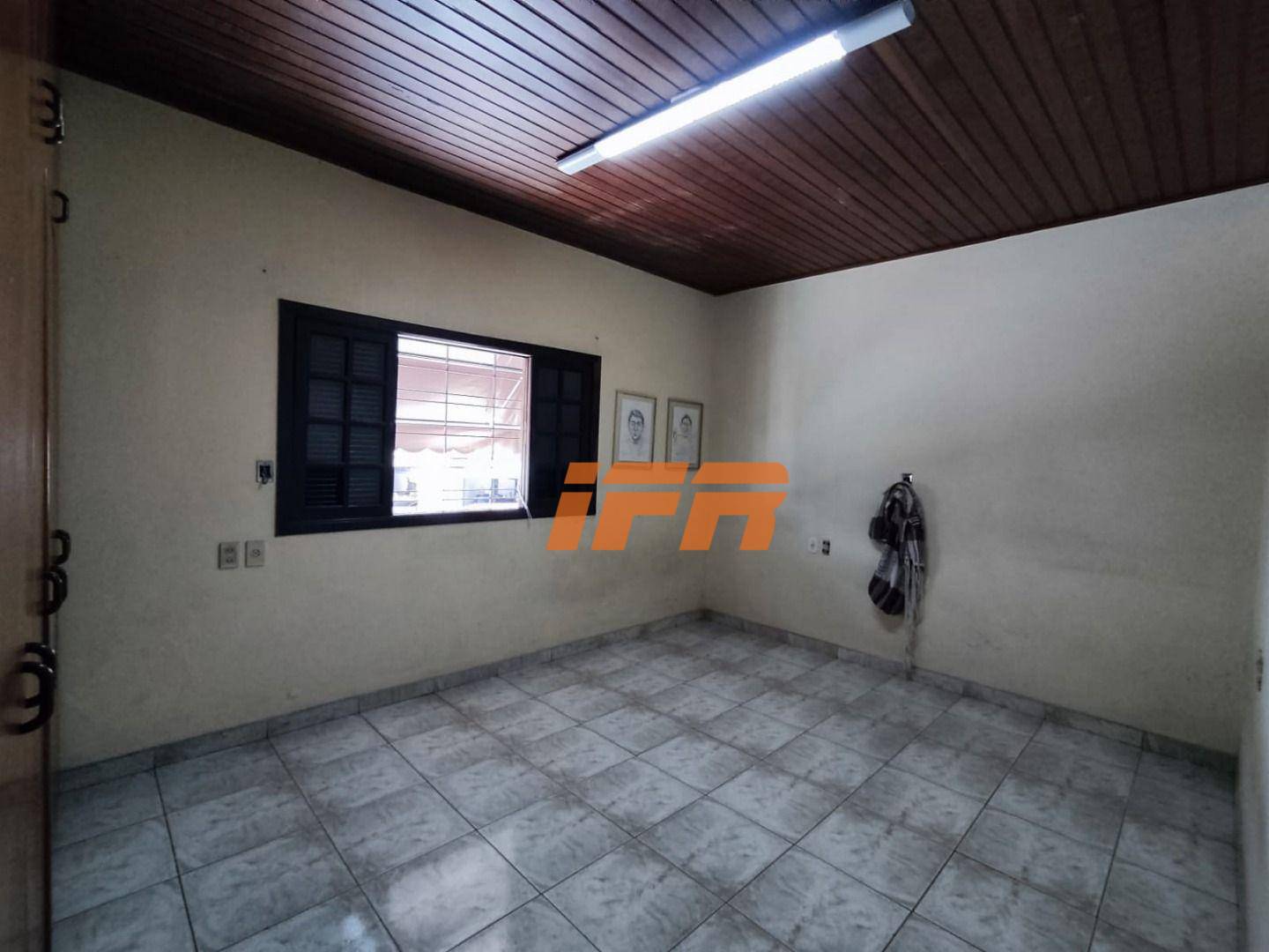 Casa à venda com 6 quartos, 254m² - Foto 73