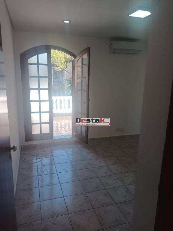 Sobrado para alugar com 3 quartos, 320m² - Foto 12