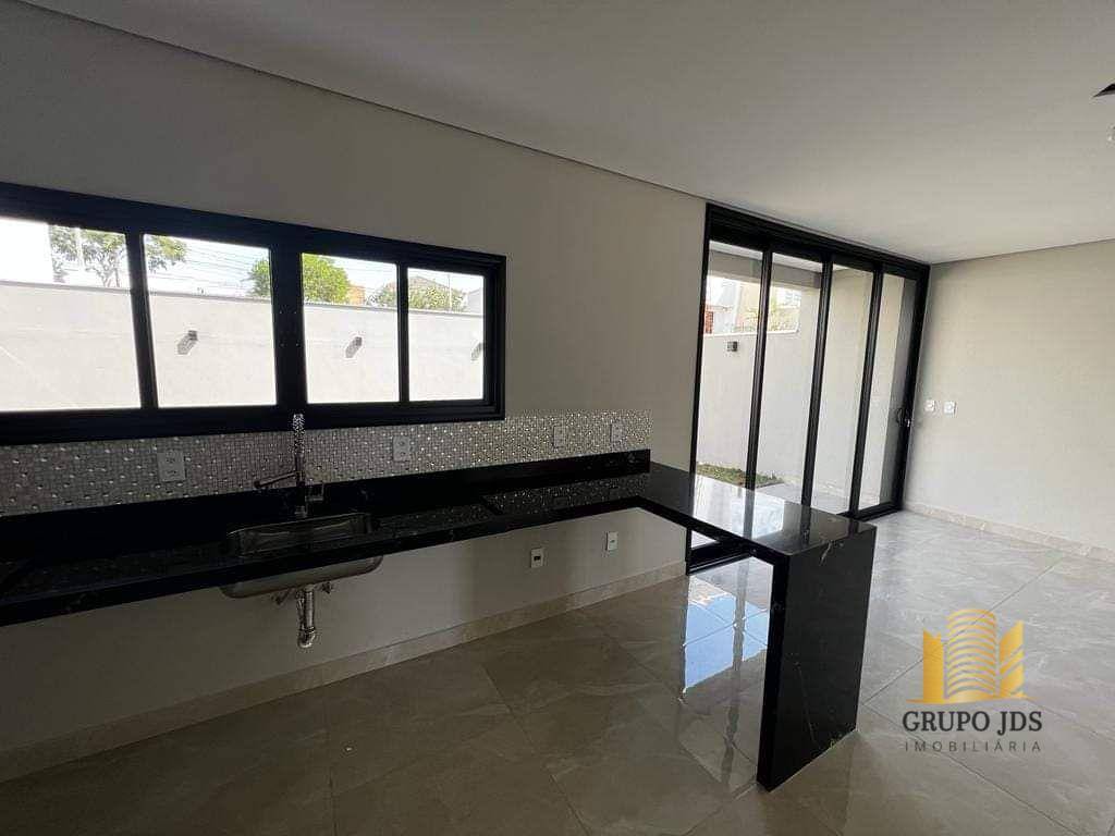 Casa à venda com 3 quartos, 156m² - Foto 4