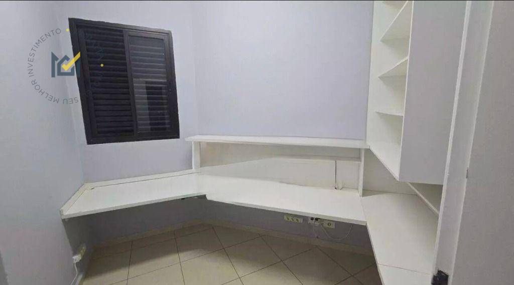 Apartamento para alugar com 3 quartos, 81m² - Foto 10