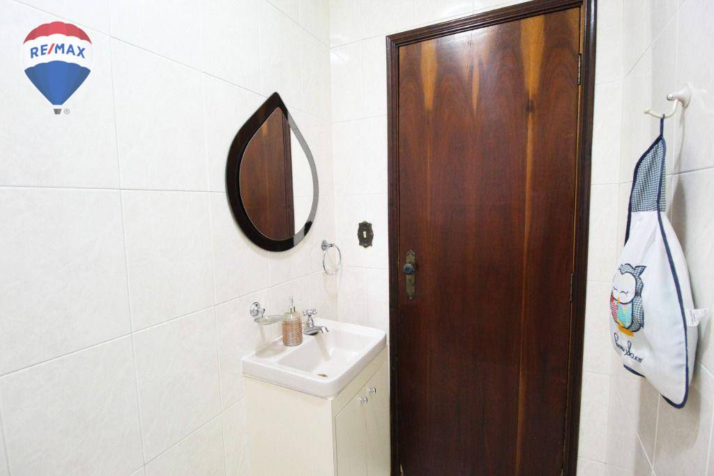 Casa à venda com 3 quartos, 200m² - Foto 34