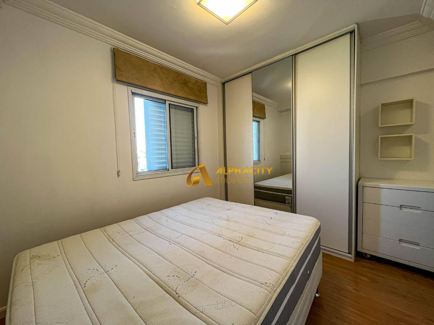 Apartamento à venda com 3 quartos, 105m² - Foto 4