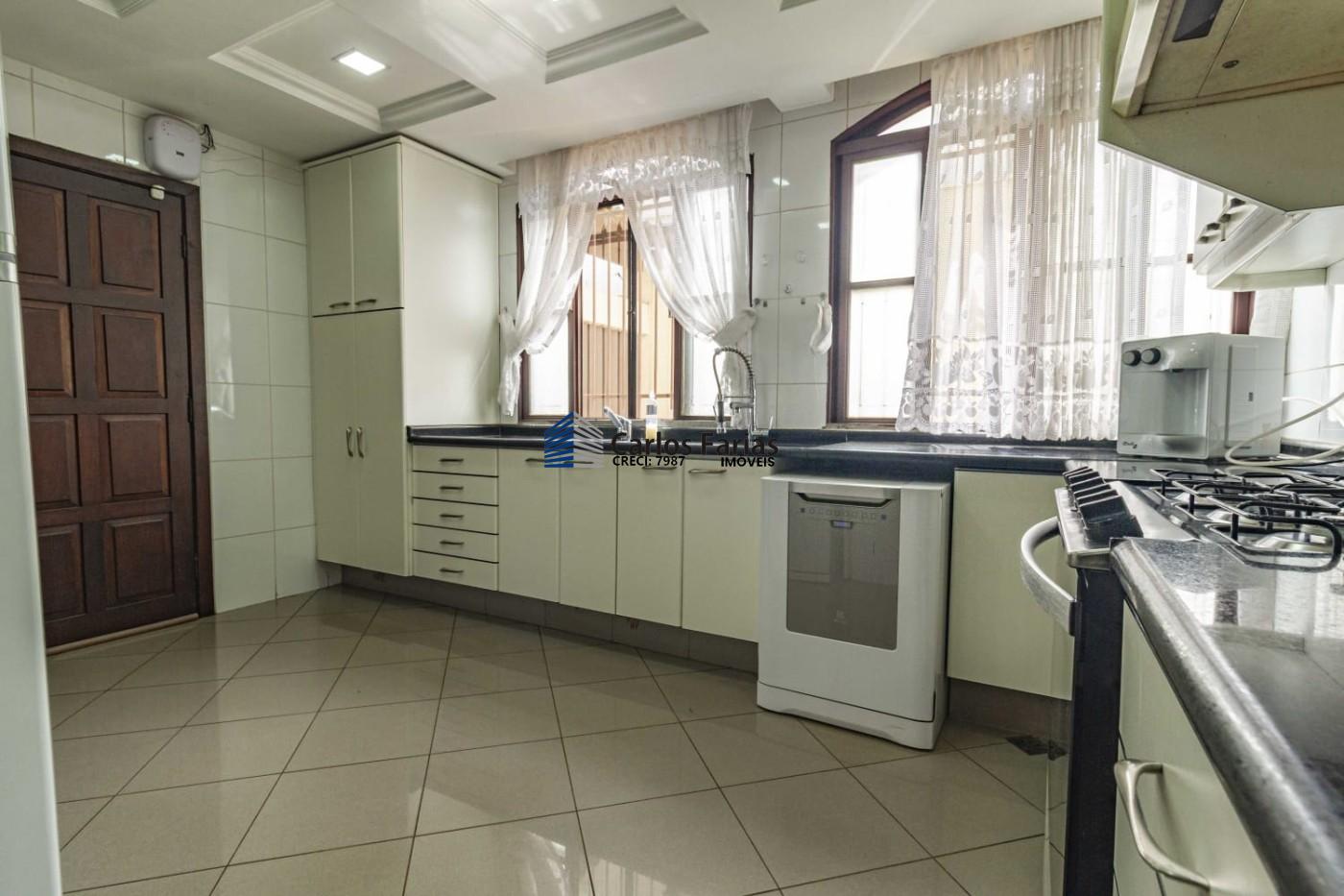 Casa à venda com 6 quartos, 450m² - Foto 44
