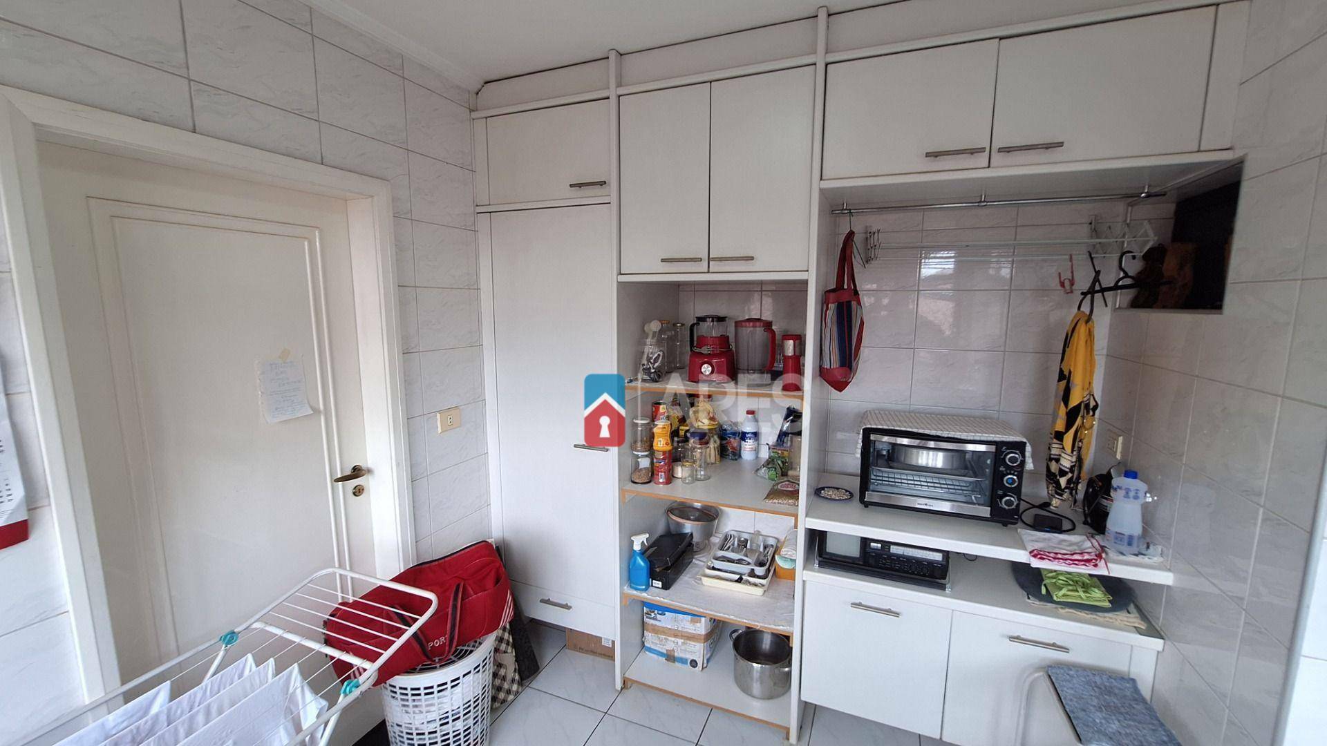 Apartamento à venda com 3 quartos, 196m² - Foto 7