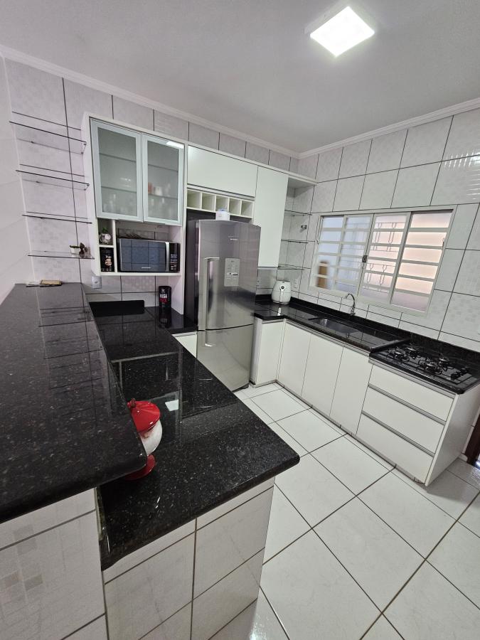 Casa à venda com 3 quartos, 250m² - Foto 4