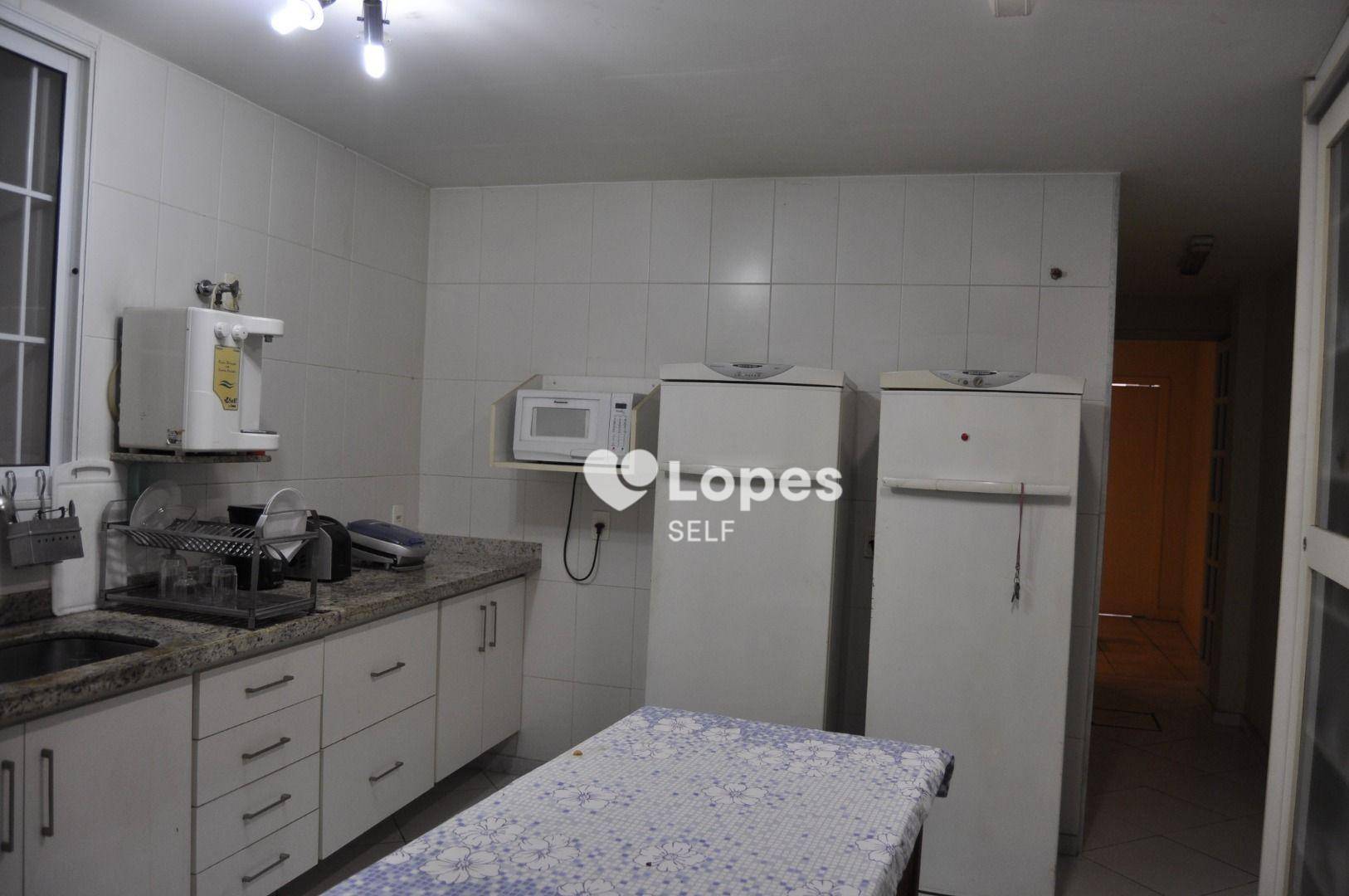 Casa à venda com 4 quartos, 200m² - Foto 15