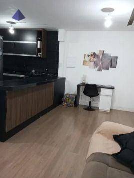 Apartamento à venda com 3 quartos, 75m² - Foto 4