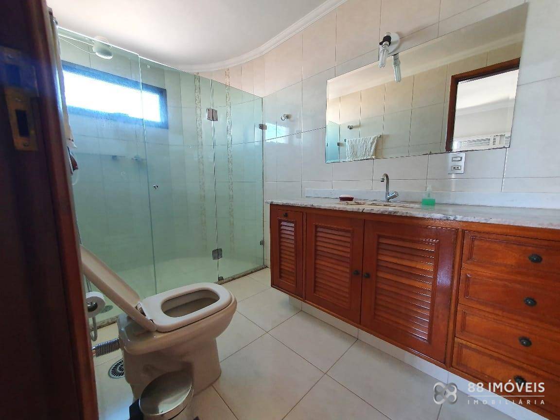 Apartamento à venda com 3 quartos, 137m² - Foto 19