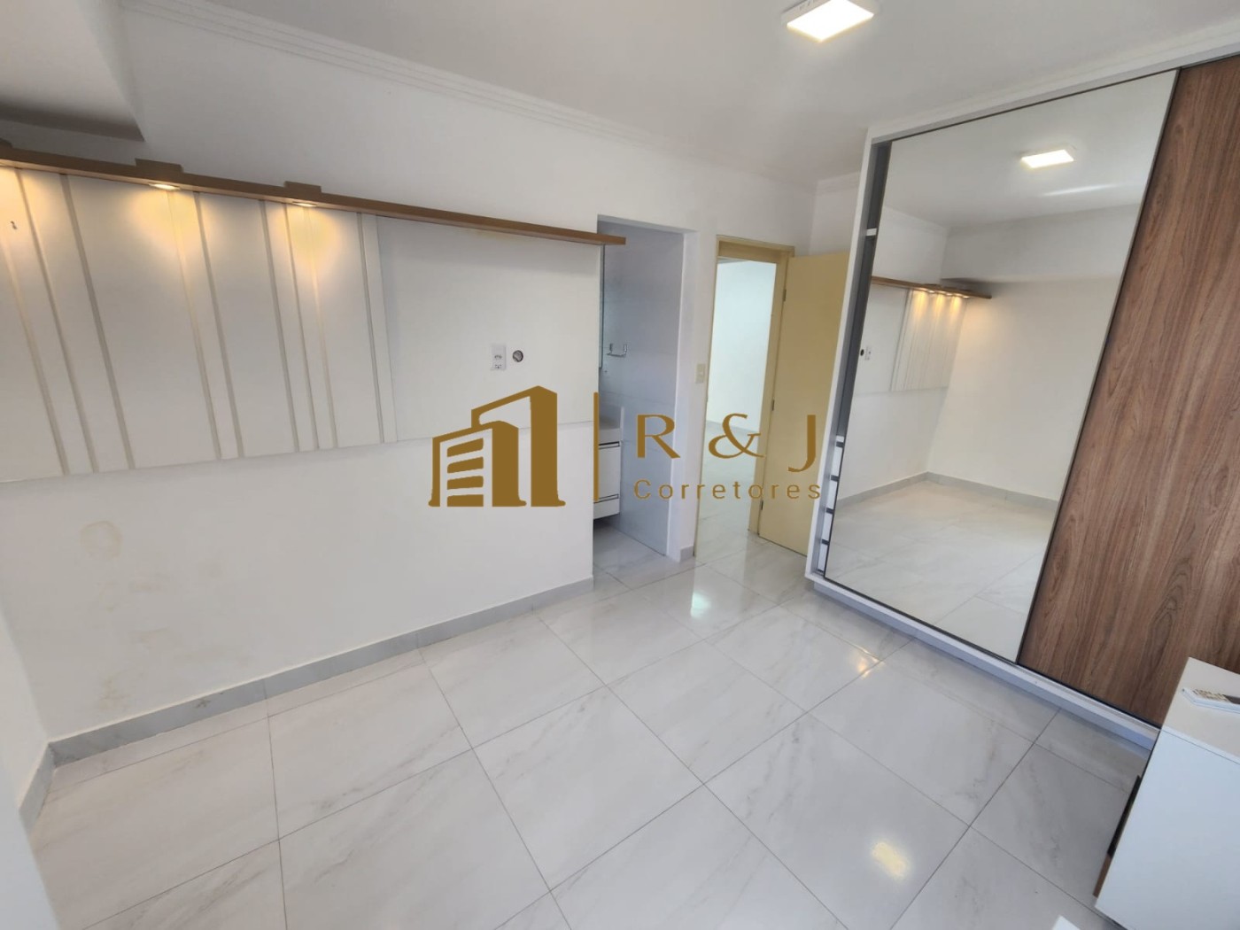 Apartamento para alugar com 3 quartos, 99m² - Foto 5