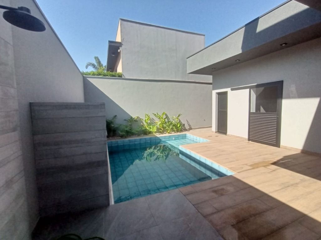 Casa de Condomínio à venda com 3 quartos, 236m² - Foto 4