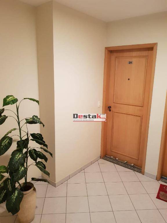 Apartamento à venda com 2 quartos, 64m² - Foto 11