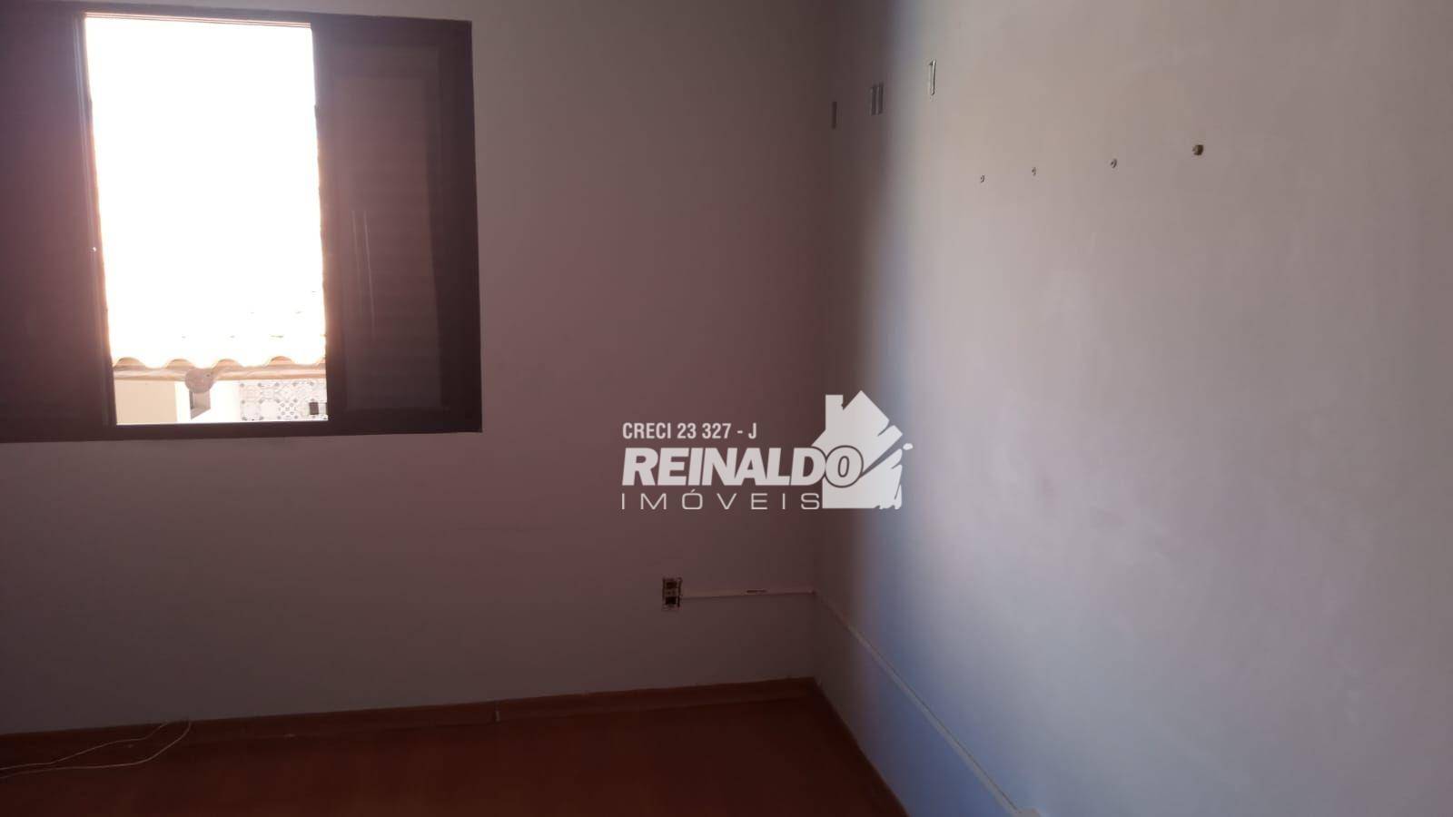 Casa à venda com 3 quartos, 200m² - Foto 14