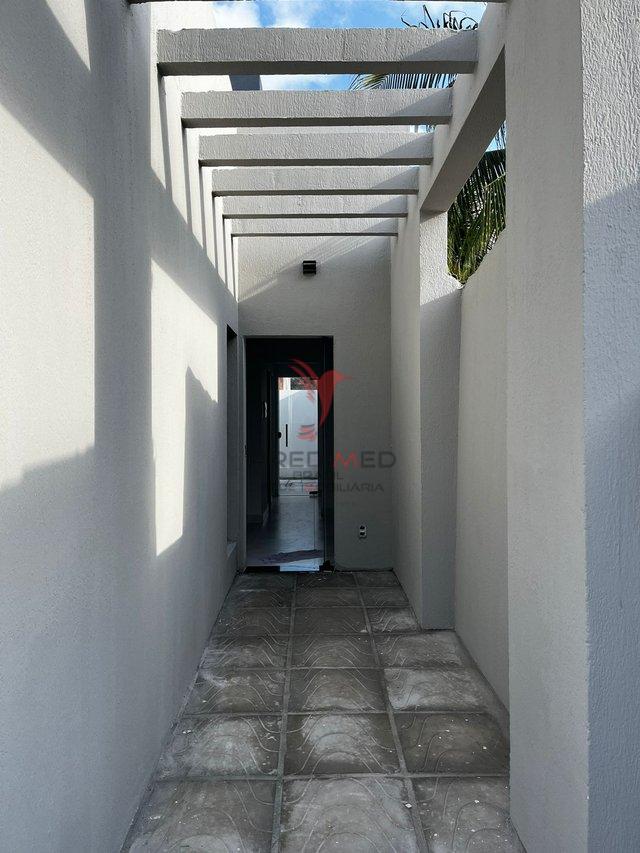 Casa à venda com 2 quartos, 60m² - Foto 3