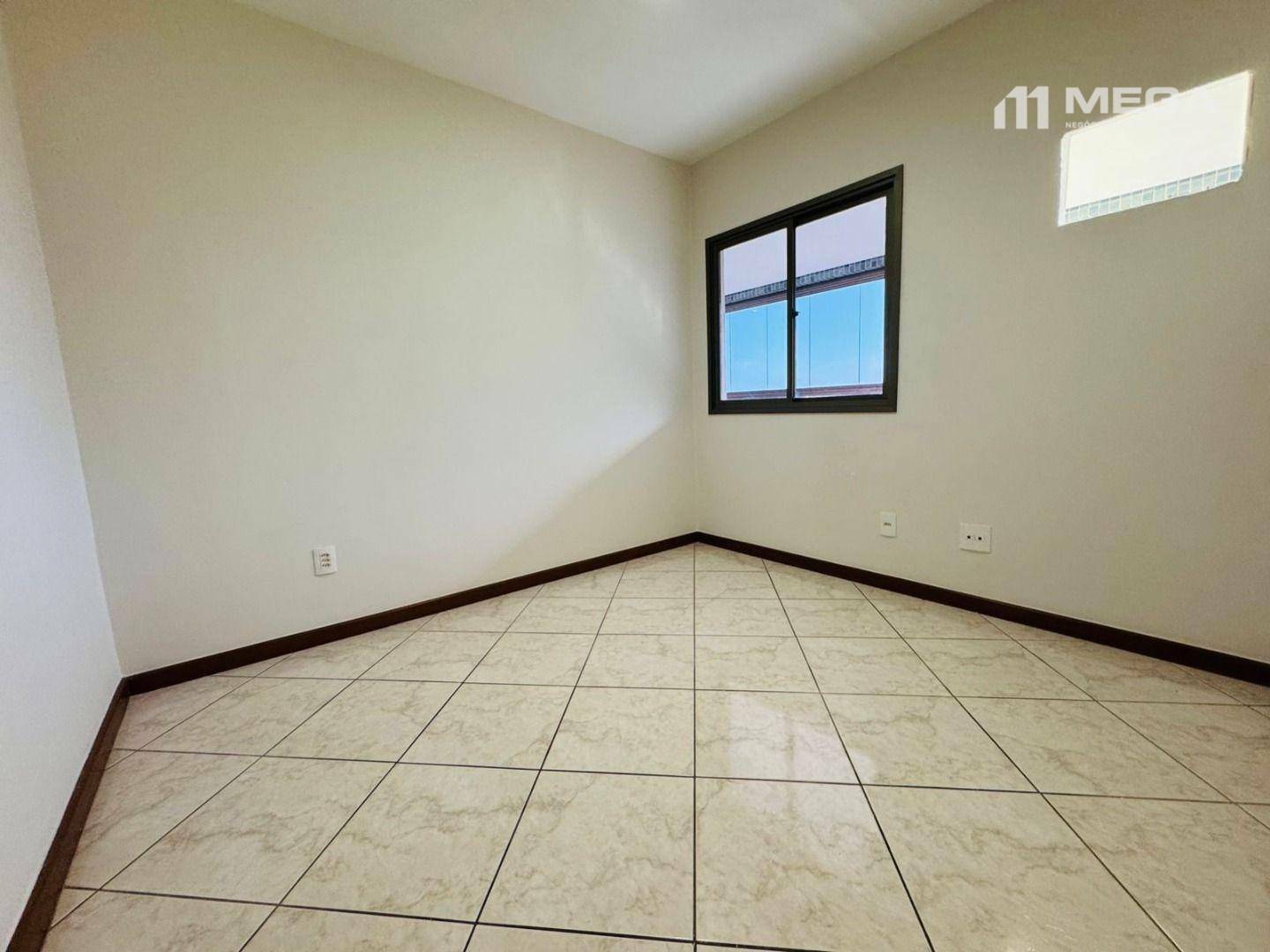 Apartamento para alugar com 3 quartos, 130m² - Foto 9