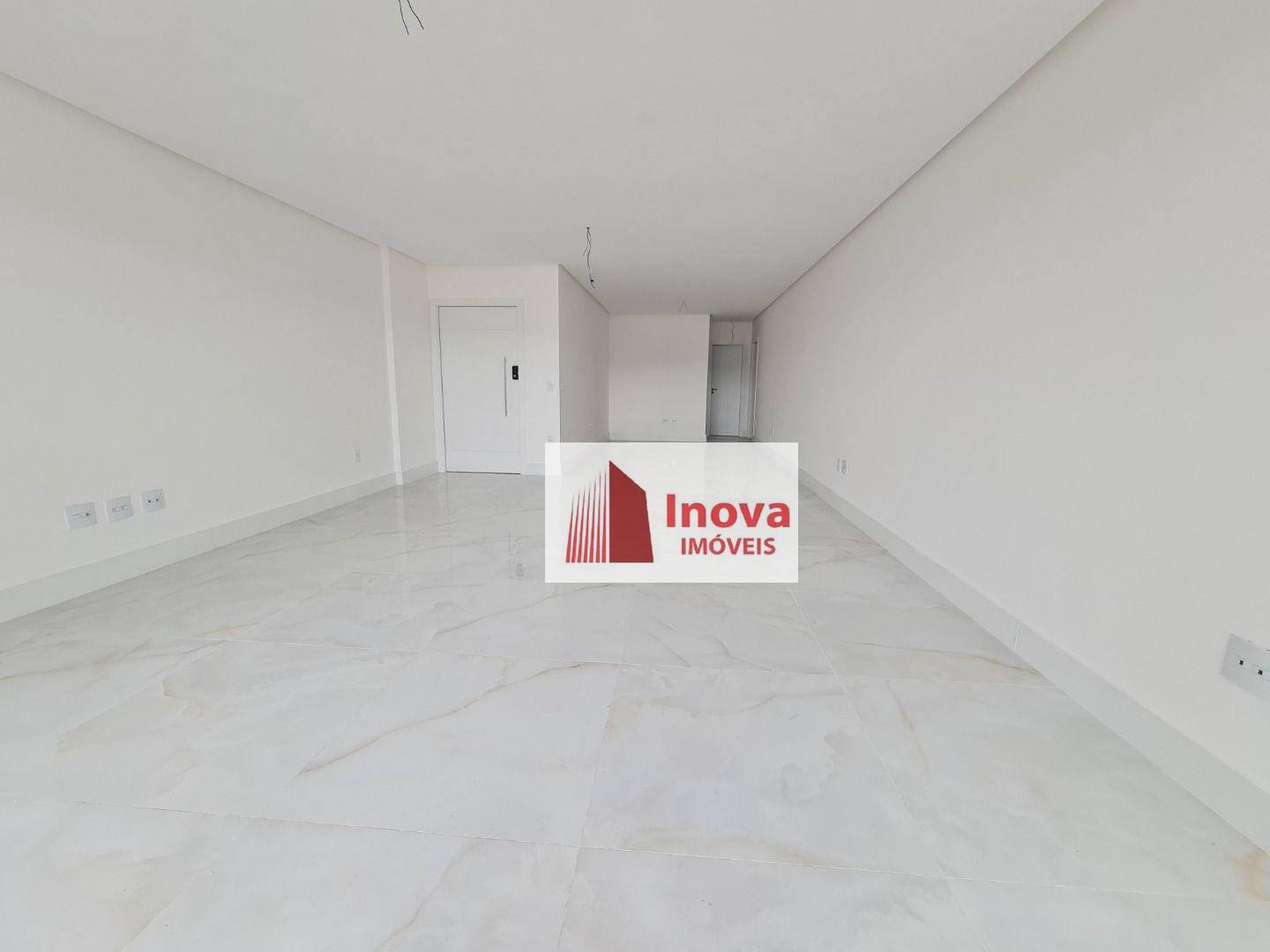 Apartamento à venda com 4 quartos, 225m² - Foto 12