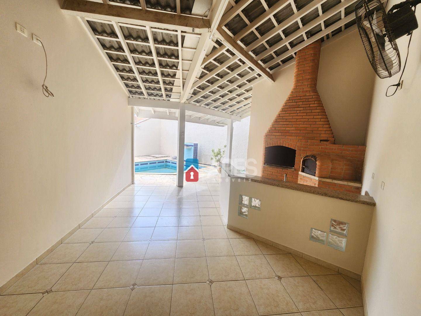 Casa para alugar com 4 quartos, 287m² - Foto 16