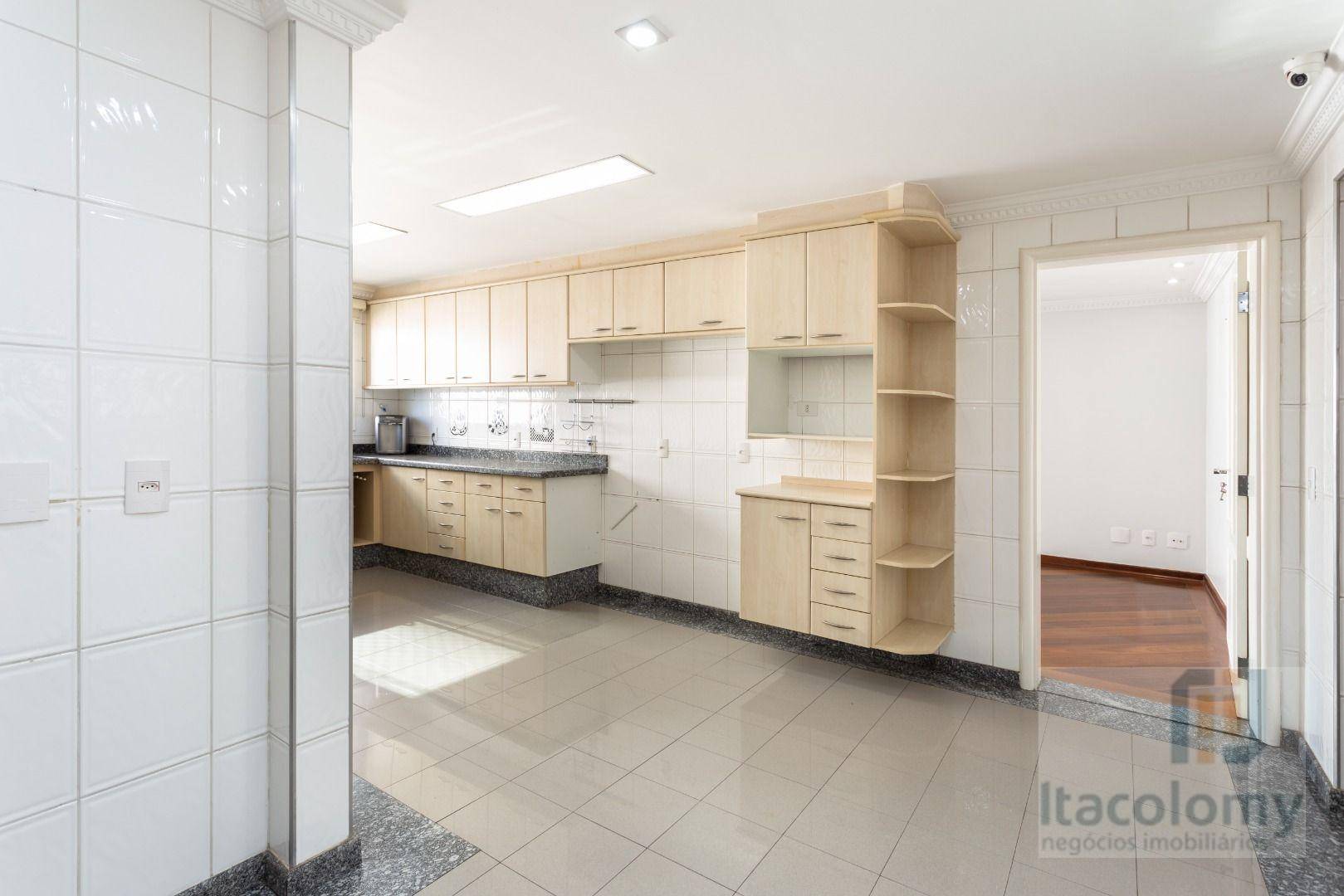 Apartamento para alugar com 3 quartos, 288m² - Foto 30