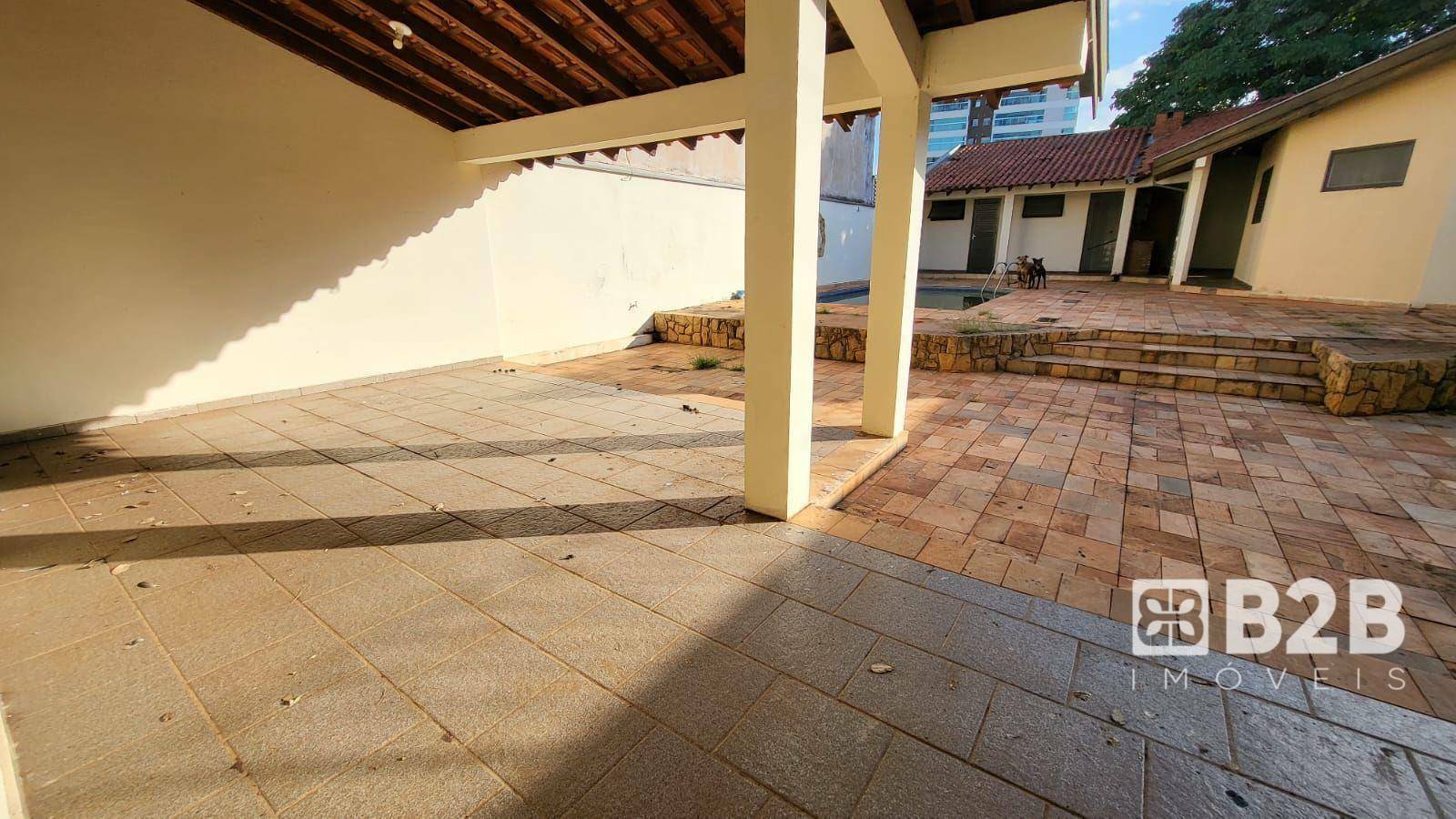 Casa para alugar com 6 quartos, 416m² - Foto 4