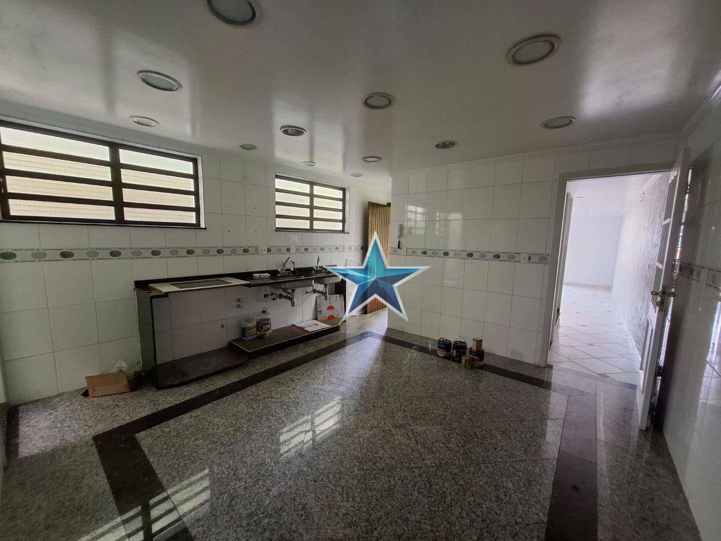 Sobrado à venda e aluguel com 3 quartos, 223M2 - Foto 4