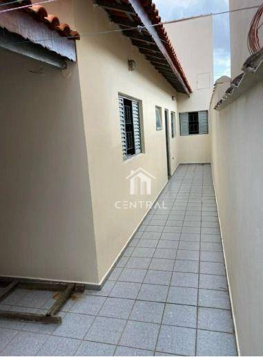 Casa à venda com 2 quartos, 95m² - Foto 8