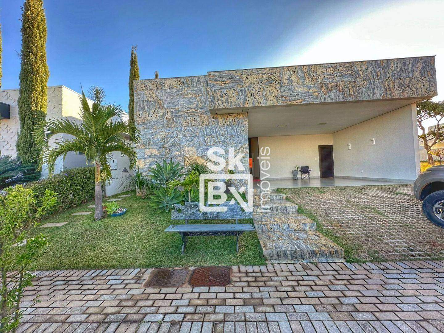 Casa de Condomínio à venda com 3 quartos, 230m² - Foto 1