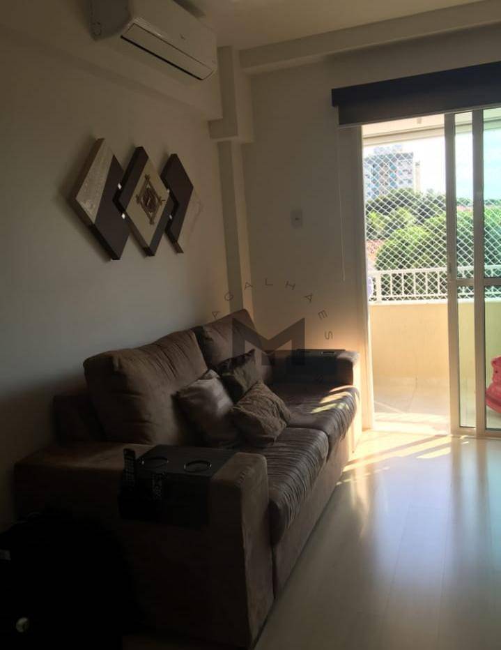 Apartamento à venda com 3 quartos, 70m² - Foto 2