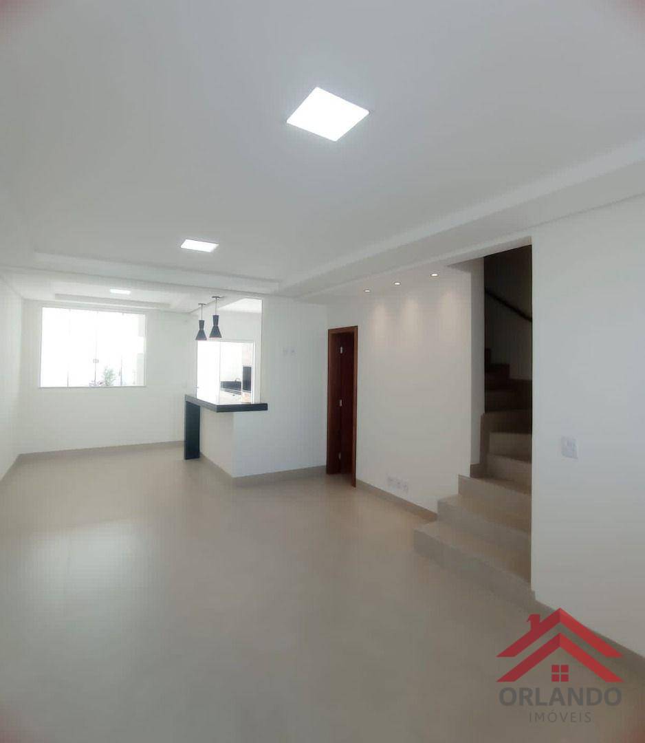 Sobrado à venda com 3 quartos, 130m² - Foto 2