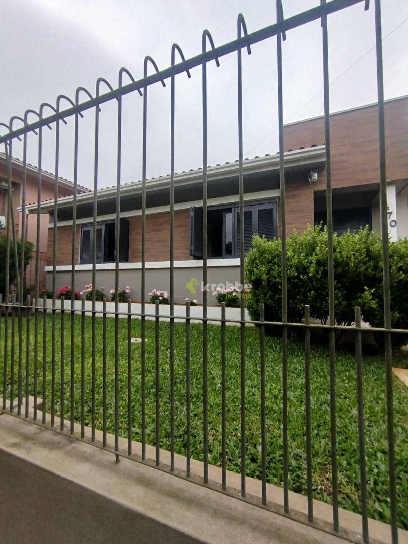 Casa, 4 quartos, 197 m² - Foto 2