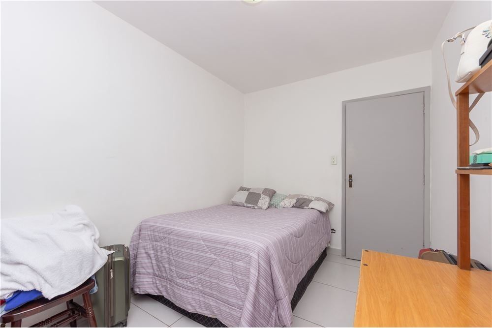 Apartamento à venda com 2 quartos, 70m² - Foto 2