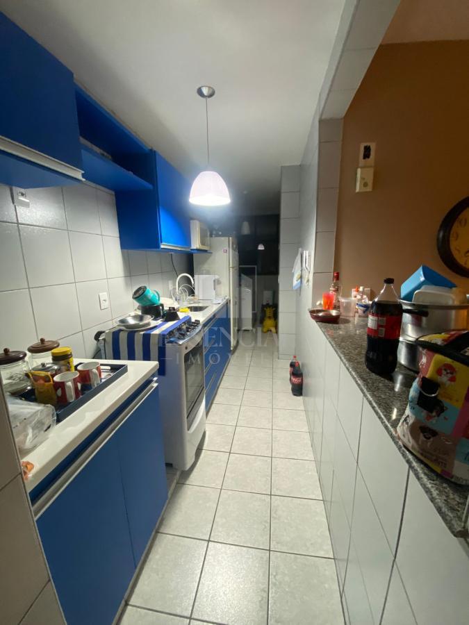 Apartamento à venda com 2 quartos, 70m² - Foto 3