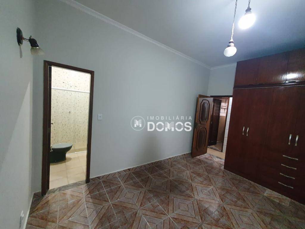 Casa à venda com 5 quartos, 300m² - Foto 10