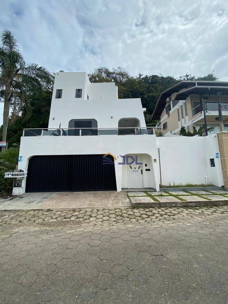 Casa à venda com 4 quartos, 400m² - Foto 1