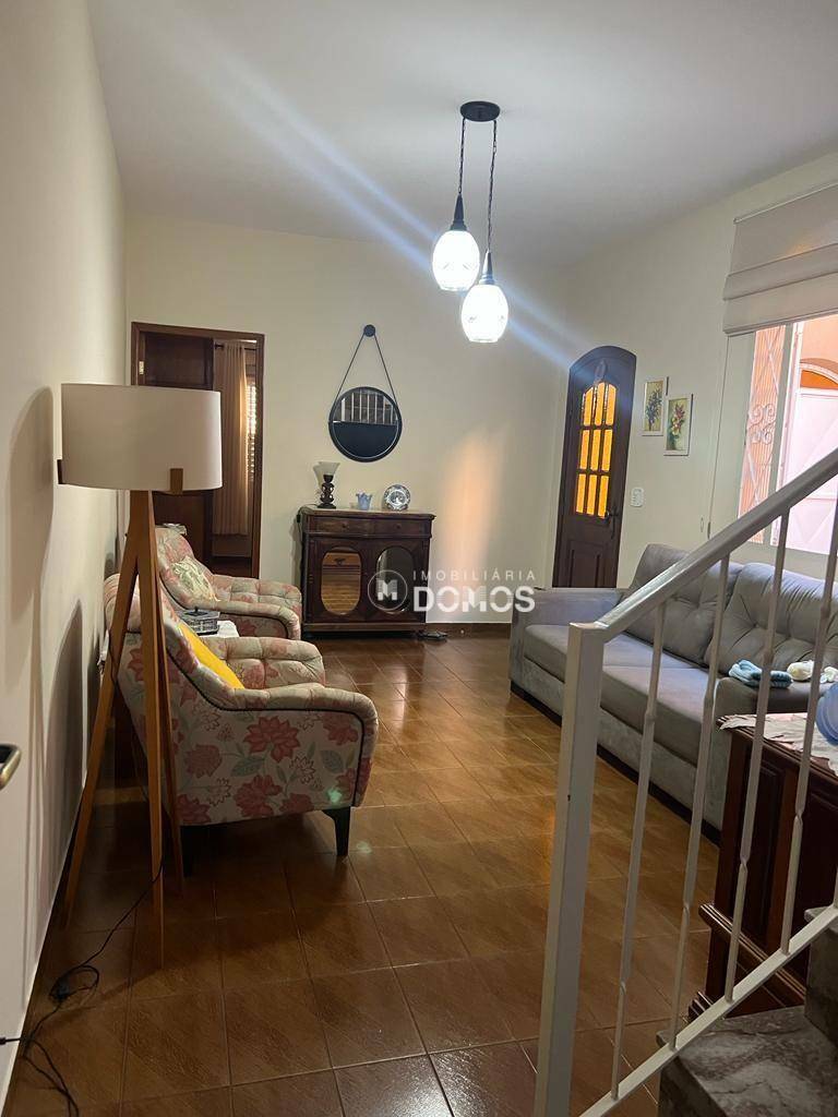 Casa à venda com 4 quartos, 158m² - Foto 3