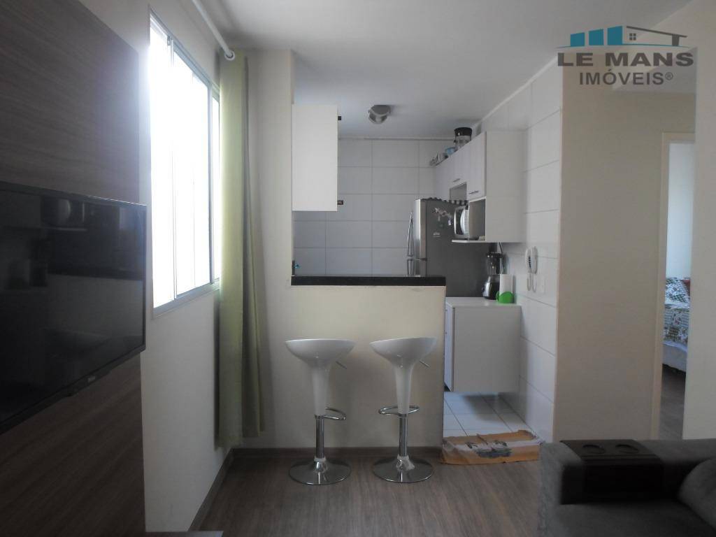 Apartamento à venda com 2 quartos, 45m² - Foto 2