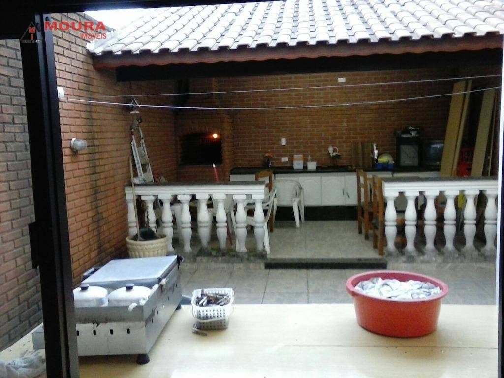 Sobrado à venda com 3 quartos, 235m² - Foto 1