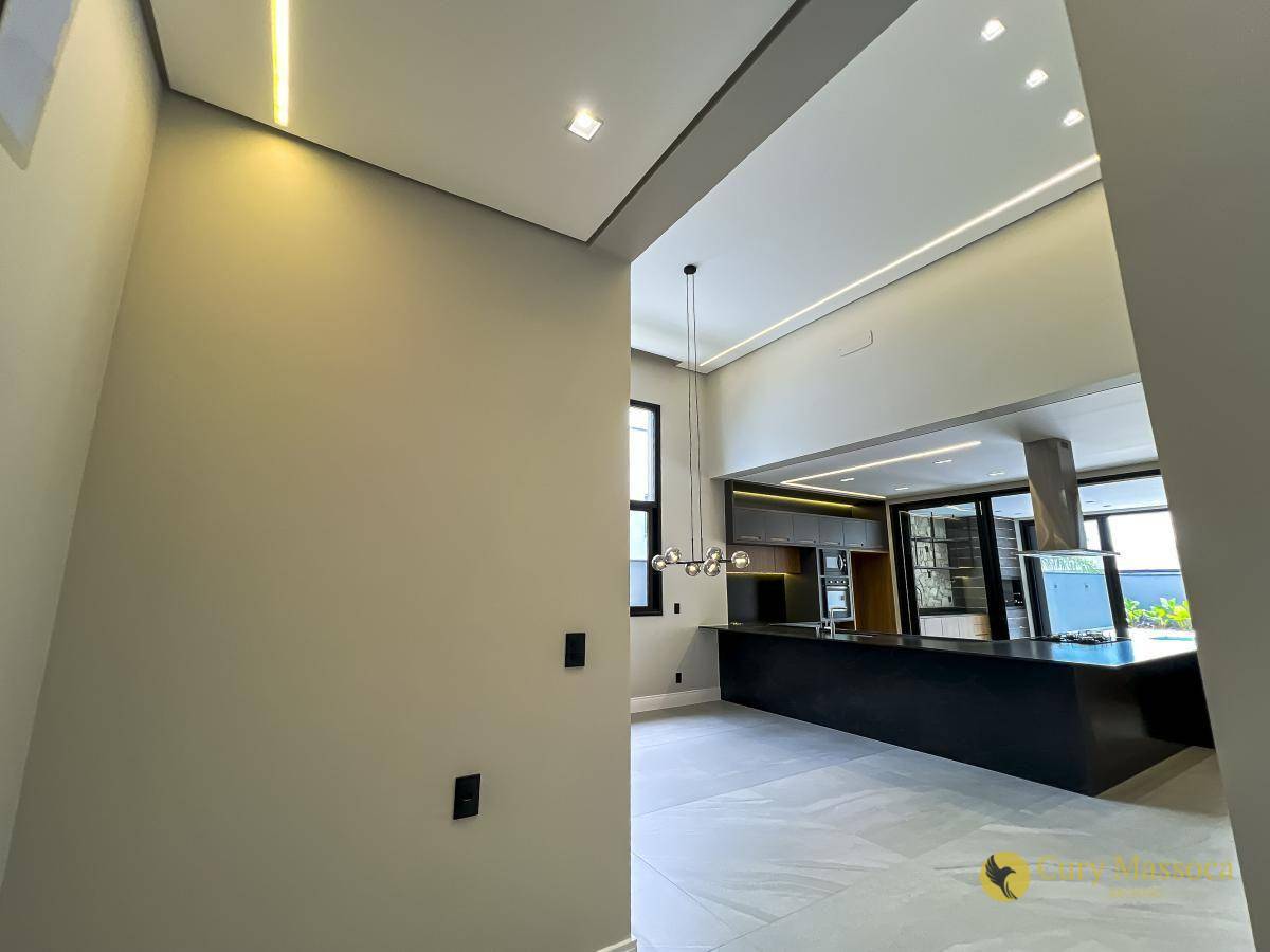 Casa à venda com 4 quartos, 264m² - Foto 2