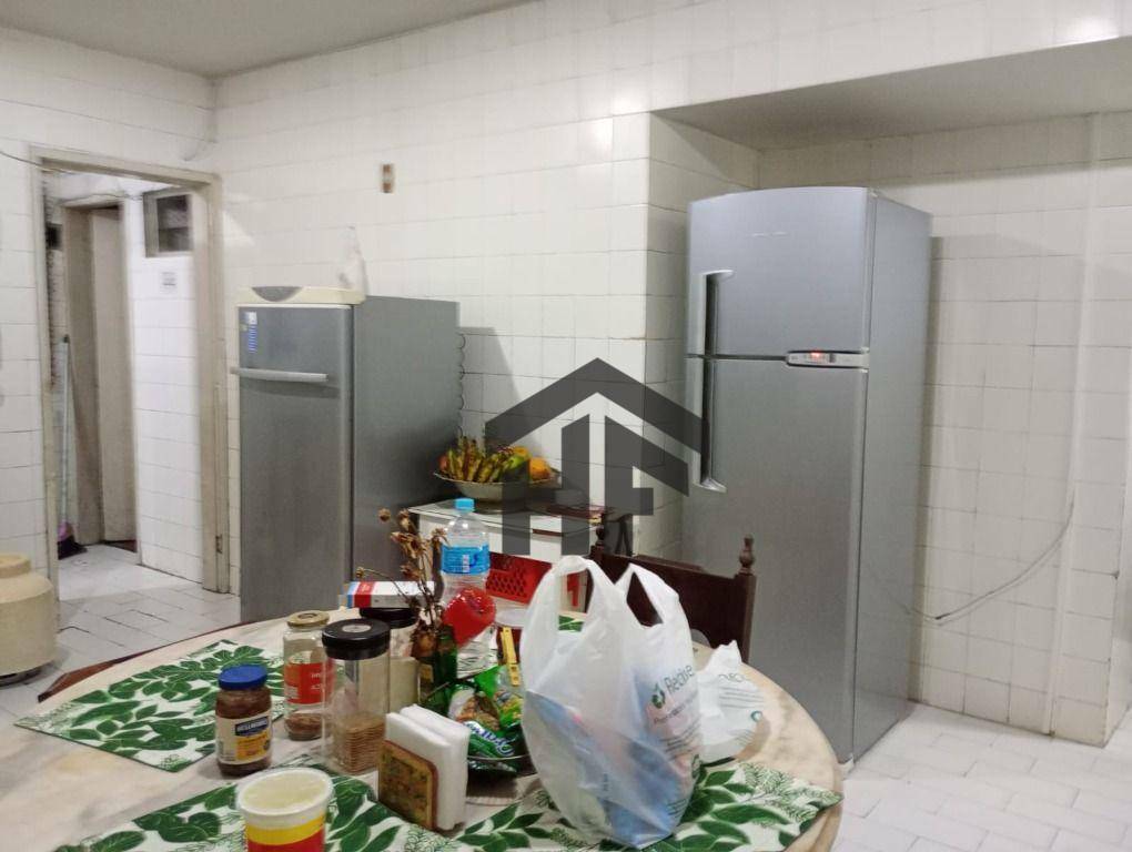 Apartamento à venda com 4 quartos, 210m² - Foto 17